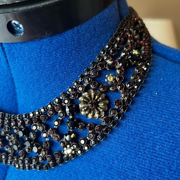 Black and Burgundy Bib style Sorrelli Necklace - Picture 3 of 9